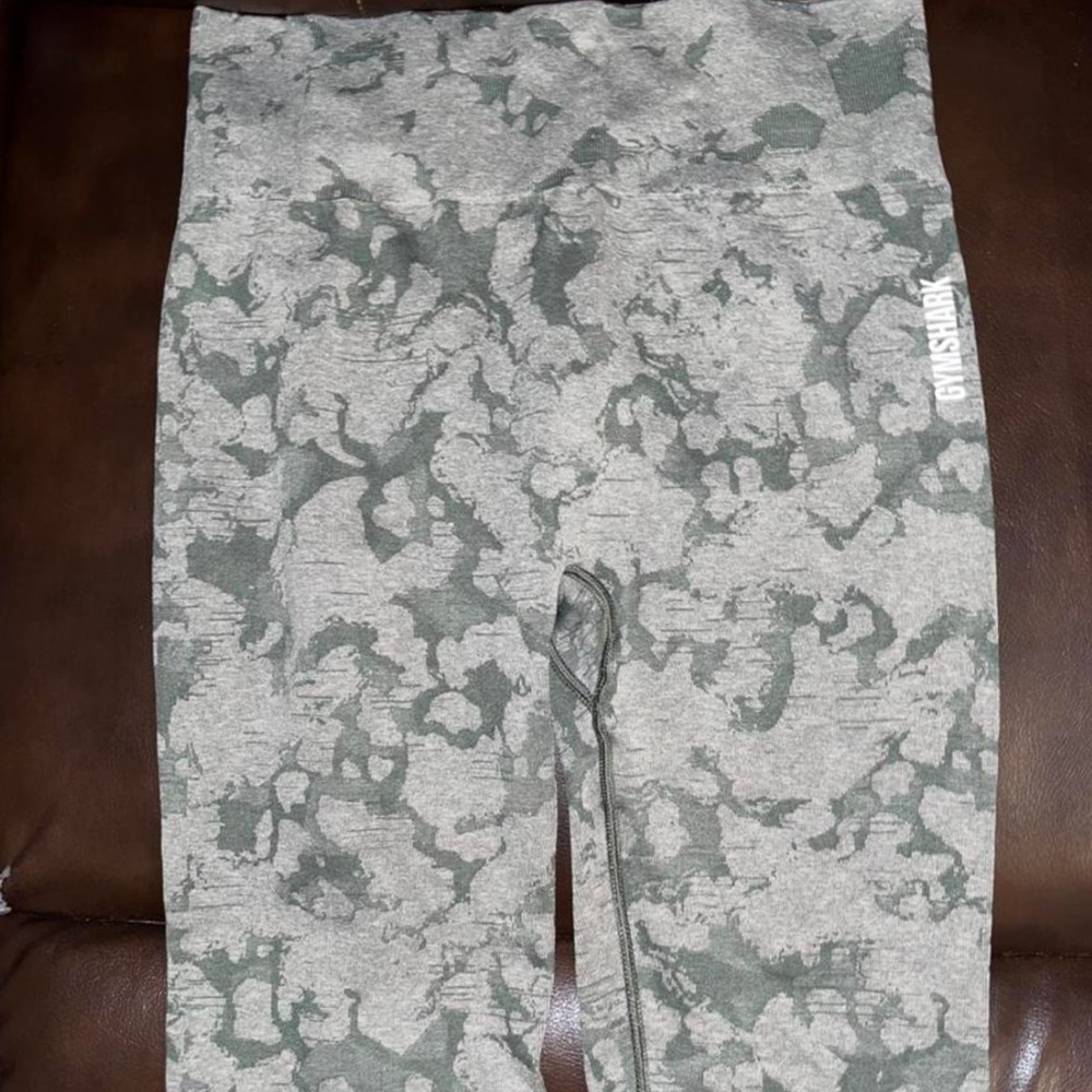 gymshark adapt camo leggings in green